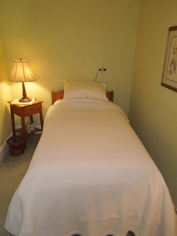 Victorian Bed & Breakfast Of Staten Island New York Room photo